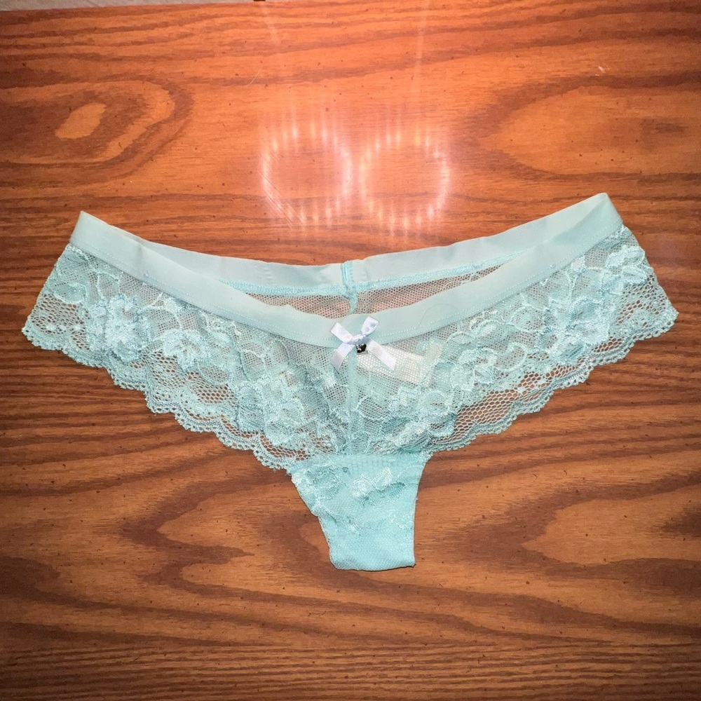 Women’s cute mint green lace panties size 6